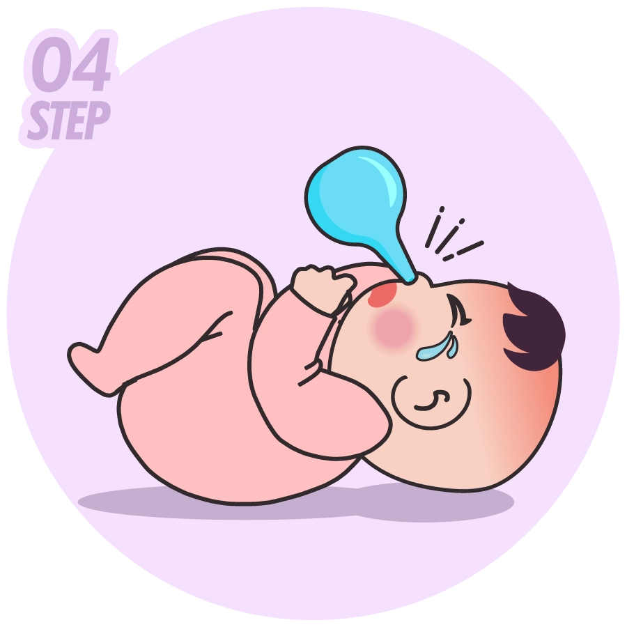 接著以吸球吸出寶寶鼻腔內的奶水